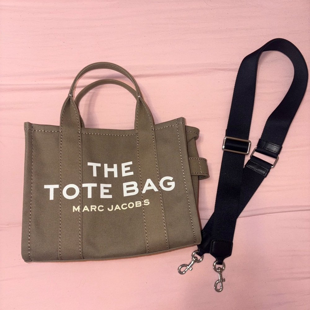 Marc Jacobs Tan/Olive Green Tote Bag